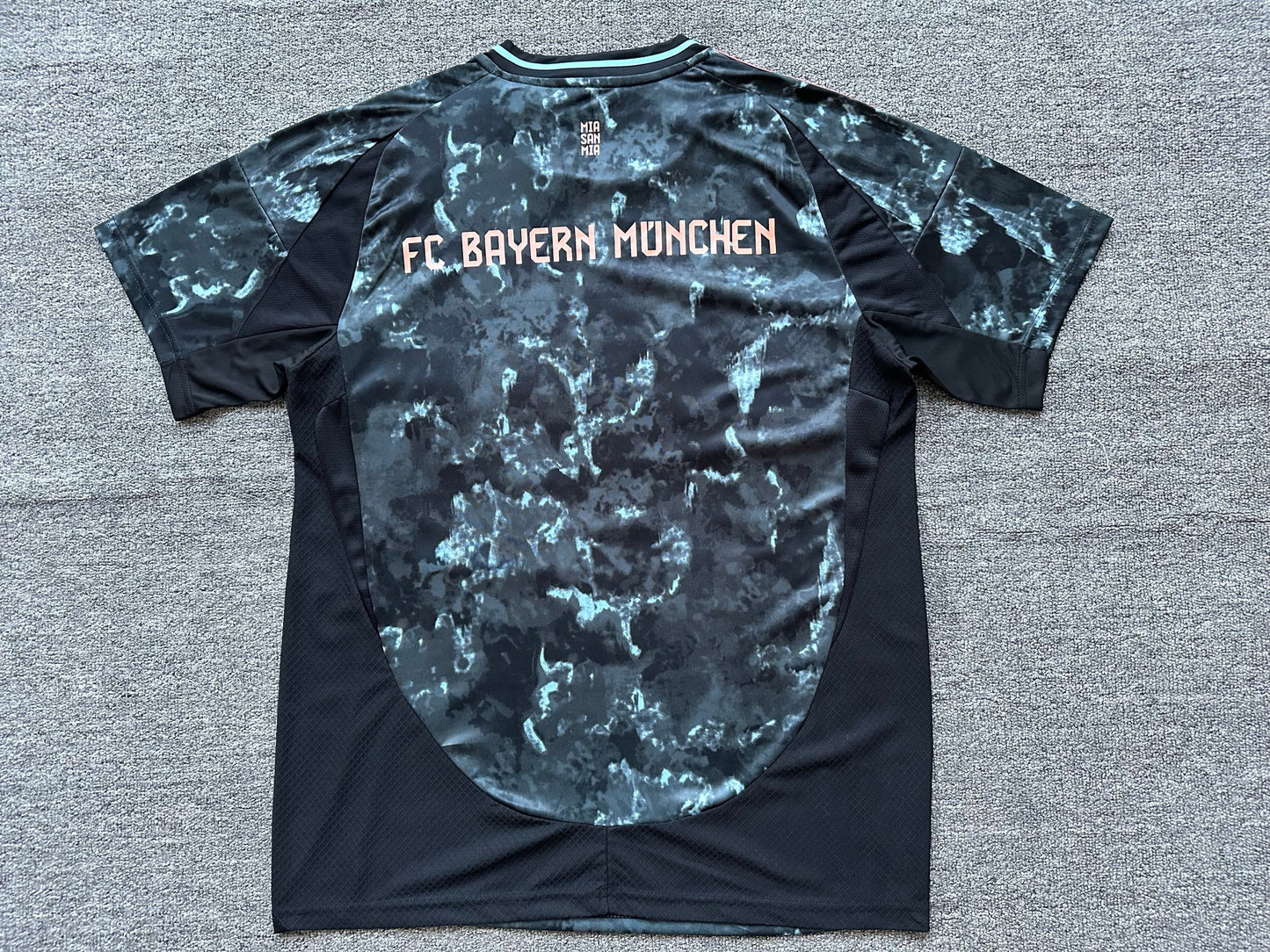 Maillot Bayern Extérieur 2025
